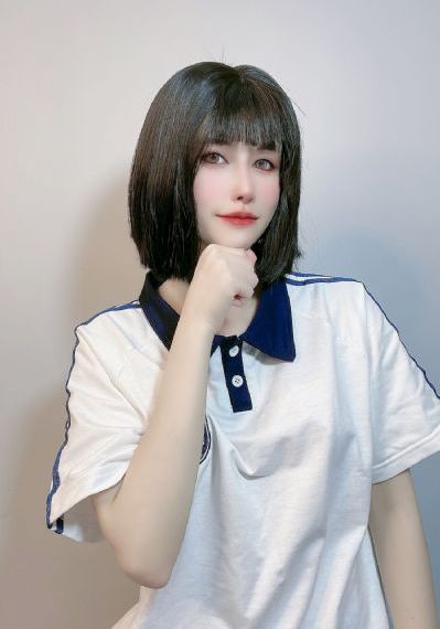 内衣少女